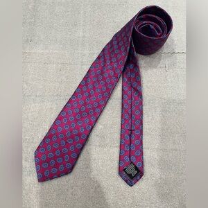 [W2.75”]Ted Baker Elegant Red and Blue Paisley Patterned Textured Silk Tie